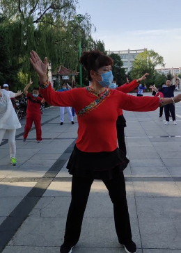 最新廣場舞火了，美了美了舞動風采