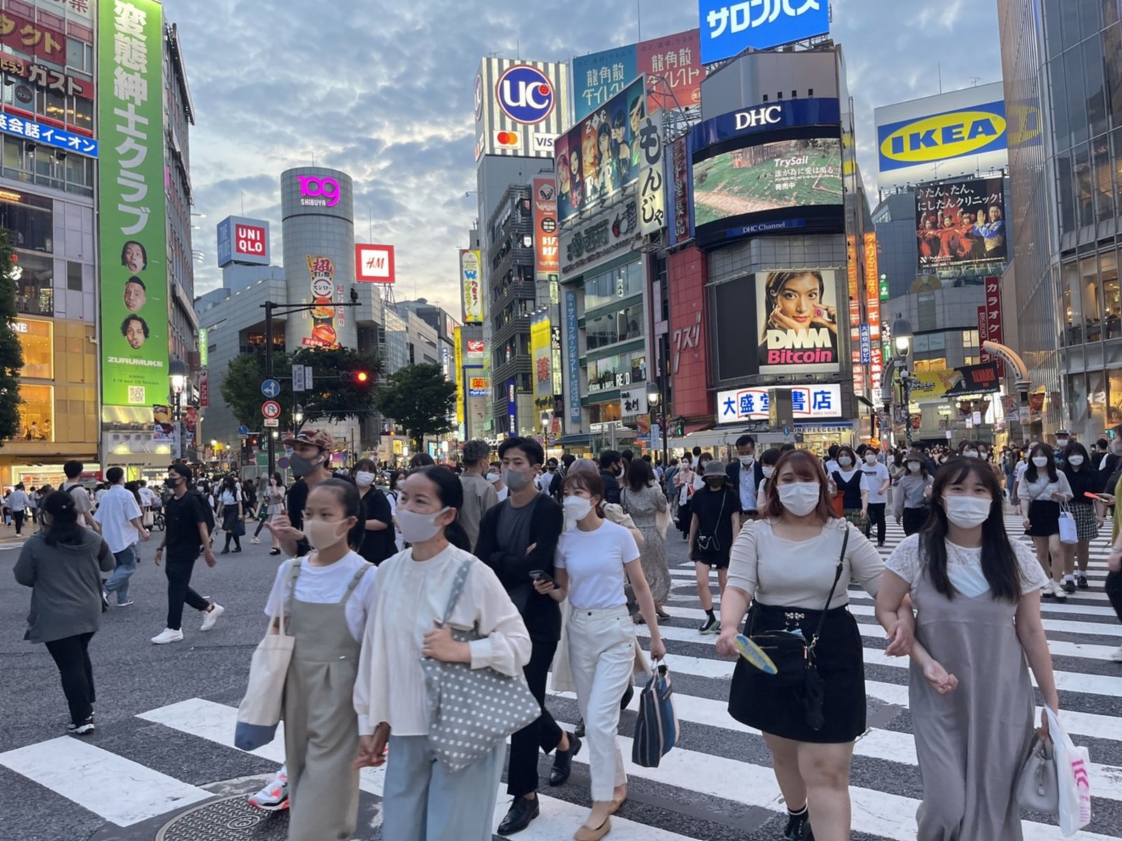 揭秘最新東京風(fēng)情，探索城市魅力大揭秘 ????
