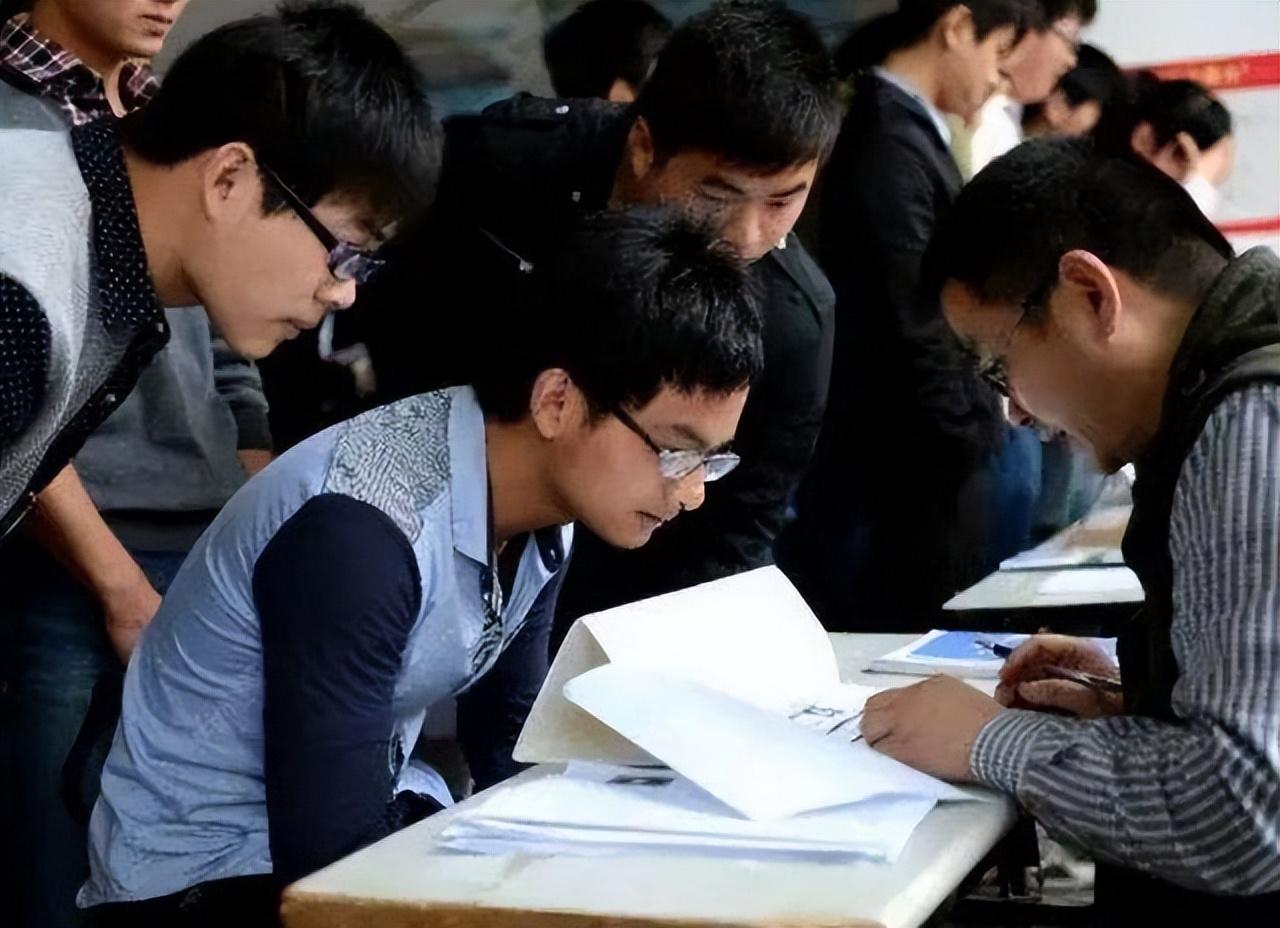鐵路薪資改革邁入新時(shí)代，科技重塑未來(lái)，最新動(dòng)態(tài)揭示變革趨勢(shì)