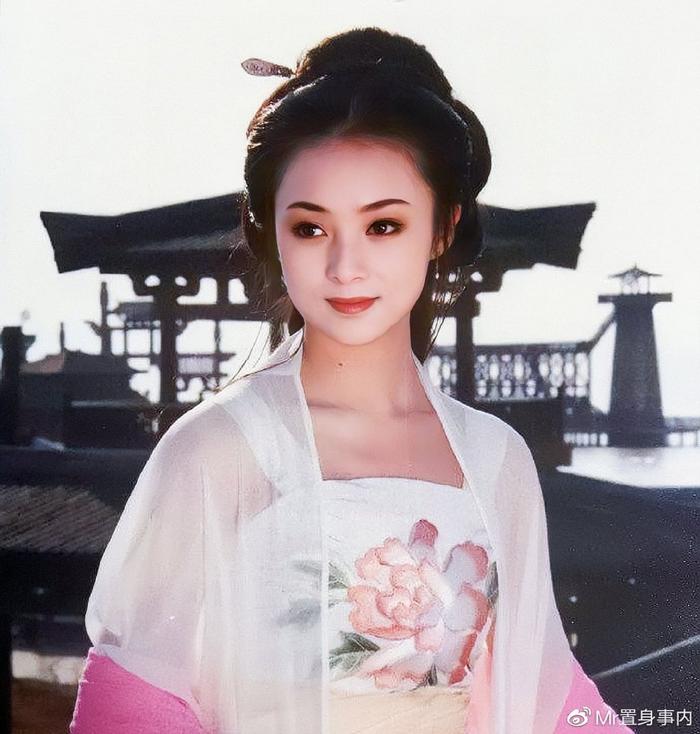 董智芝的表演藝術(shù)之路，如何學(xué)習(xí)表演藝術(shù)并邁向舞臺(tái)成功之巔