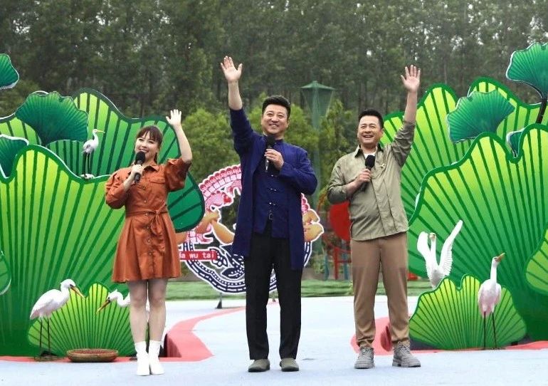 張?zhí)J葦最新客家話視頻，親情與友情的溫馨日常