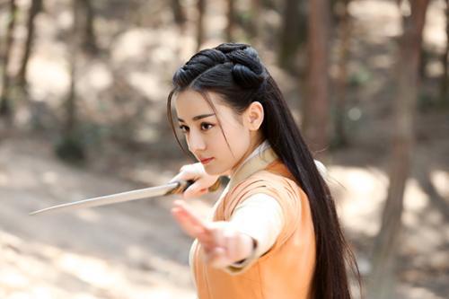 秦時(shí)明月新登場女俠角色——科技之光，生活之路的照亮者