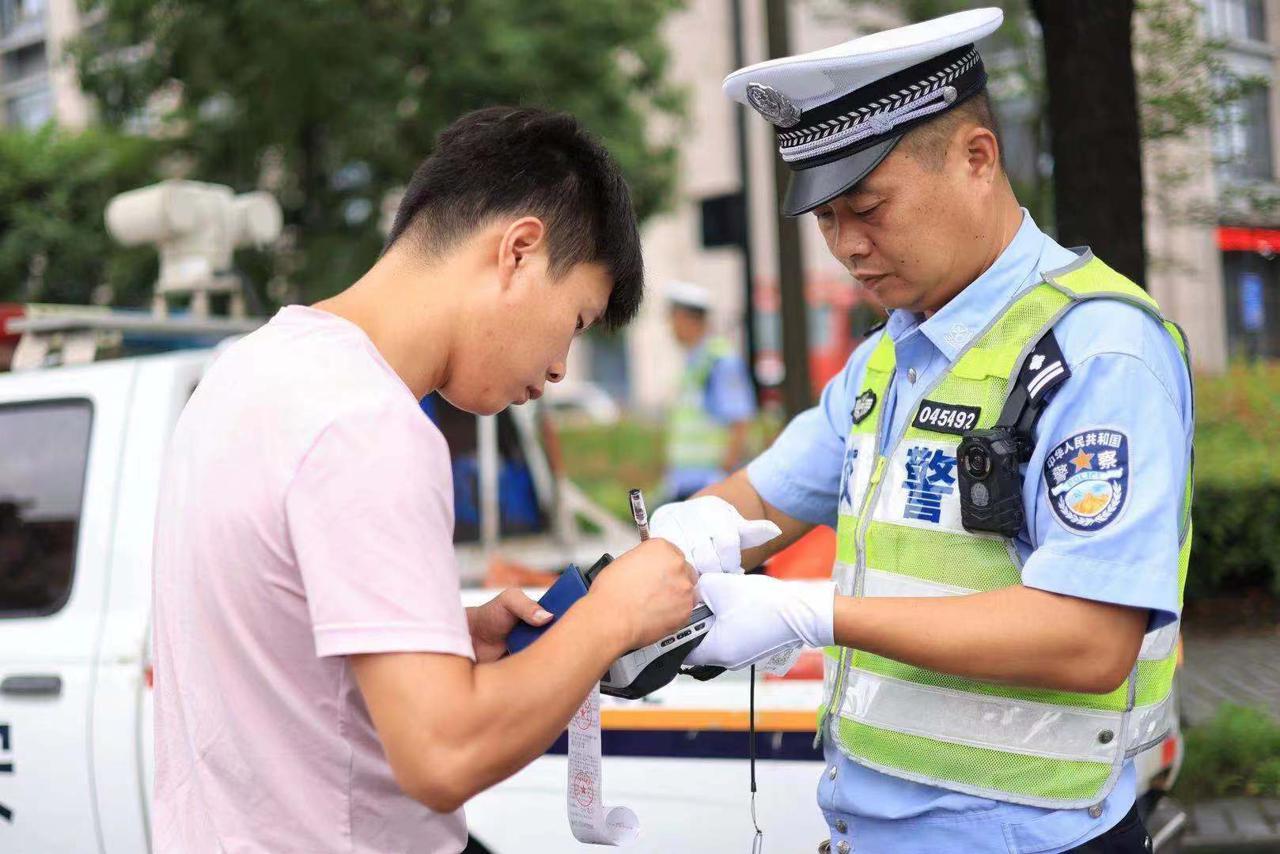 廠區(qū)標(biāo)語煥新，點亮變化之光，鑄就自信未來之路