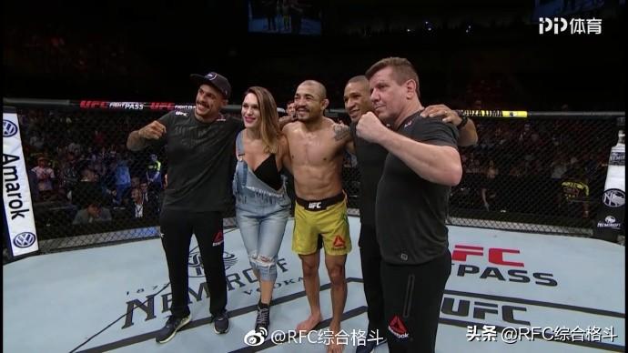 最新WWE格斗之夜，小巷熱血戰(zhàn)場與特色小店的探索之旅