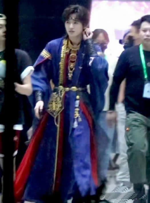 王牌最新路透照揭秘，小巷深處的獨(dú)特風(fēng)情